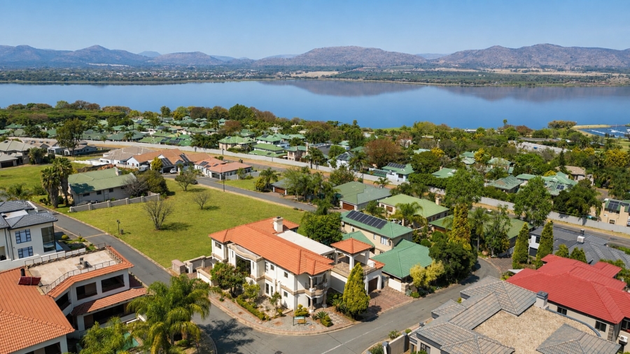 4 Bedroom Property for Sale in Kosmos Ridge North West